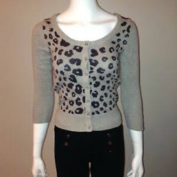 AMERICAN EAGLE Gray Leopard Button Up Cardigan - Picture 8 of 9